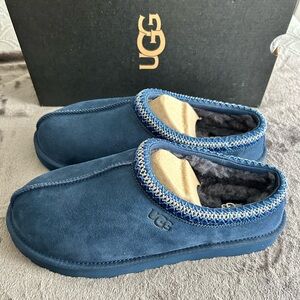 UGG Tasman Slip-Ons with Plush Lining- Deep Ocean (navy)